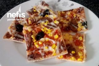 Tadı Muhteşem Fırın Tepsisinde Pizza Tarifi