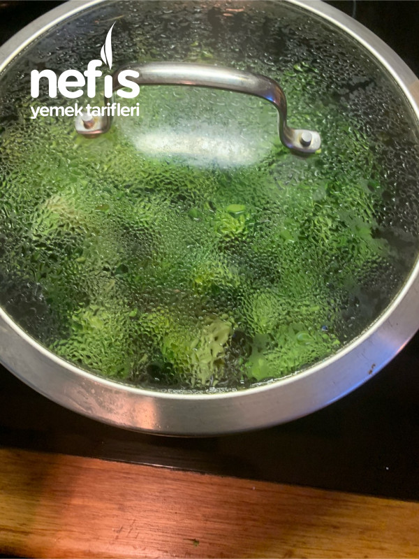 Yoğurtlu Tereyağda Kızartılmış Brokoli