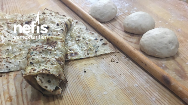 El Açması Ispanaklı Sac Böreği Tarifi – Odun Ateşinde Tereyağlı Mis Gibi Börek