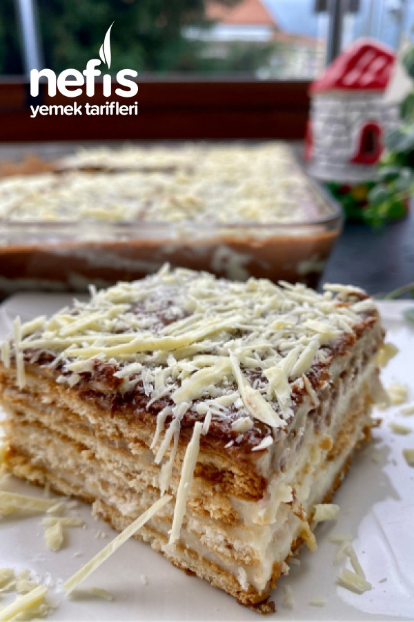 Nefis Kremasıyla Bisküvili Pasta