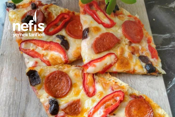 5 Dakikada Bazlamadan Nefis Pizza Tarifi