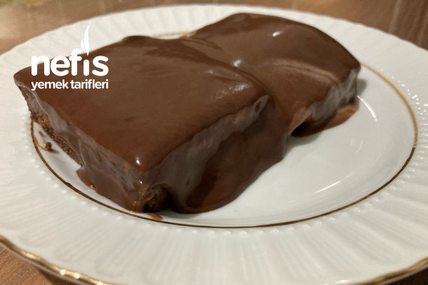Ev Yapımı Çikolata Sosuyla Enfes Ağlayan Pasta Tarifi