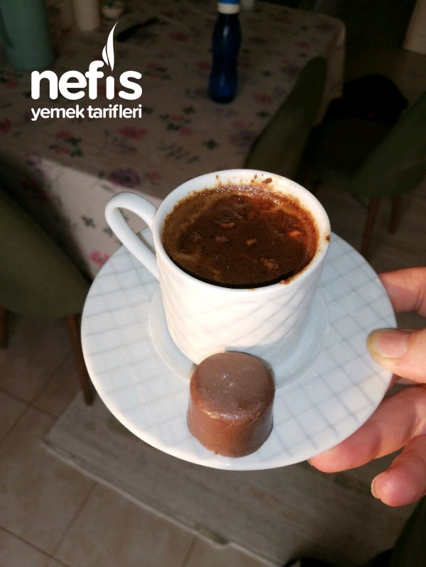 Sütlü Çikolatalı Fındıklı Türk Kahvesi