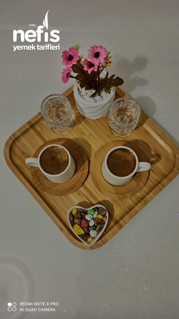 Bol Köpüklü Orta Şekerli Türk Kahvesi