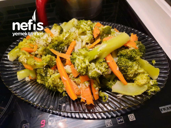 Sarımsaklı Brokoli Salatası