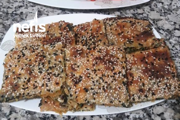 Ispanaklı Tepsi Böreği (El Açması) Tarifi