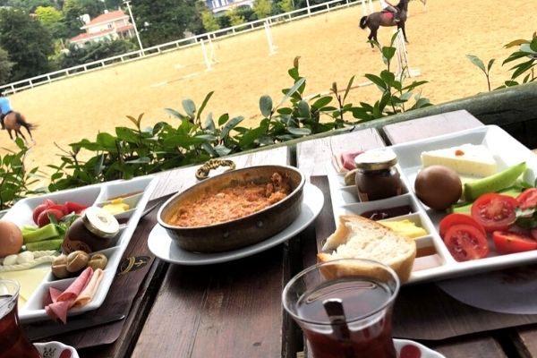 istanbul da en iyi 7 at ciftligi ve kahvalti nefis yemek tarifleri