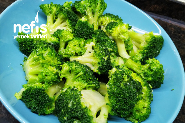 Ekşili Brokoli Salatası