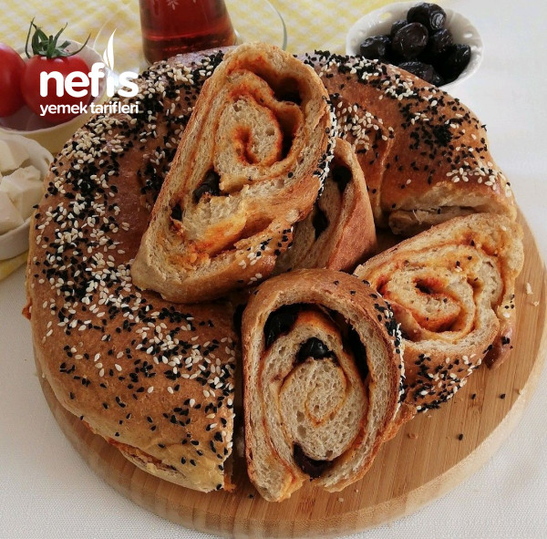 Zeytinli Salçalı Rulo Ekmek