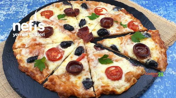 5 Dakikada Pratik Lavaş Pizza Tarifi (Videolu)