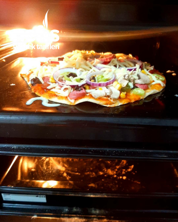 Pizza (Kayseri Ateşi Ve Extravaganza)