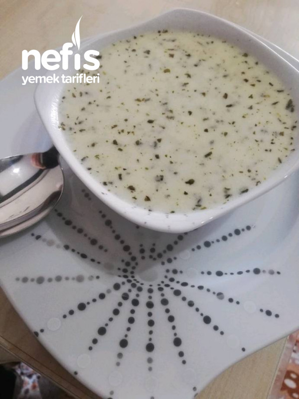 Tereyağlı Yoğurtlu Bulgur Çorbası