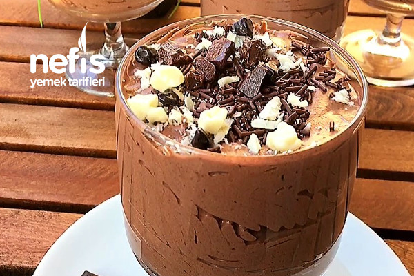Köpük Köpük Ağızda Eriyen Çikolatalı Mousse Tarifi (Videolu)