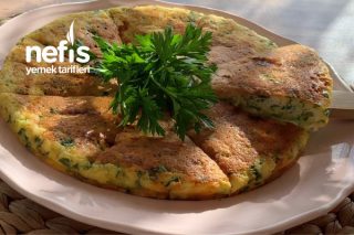 Kahvaltıya 5 Dakikada Hazırlayabileceğiniz Börek Tadında Omlet (Videolu) Tarifi