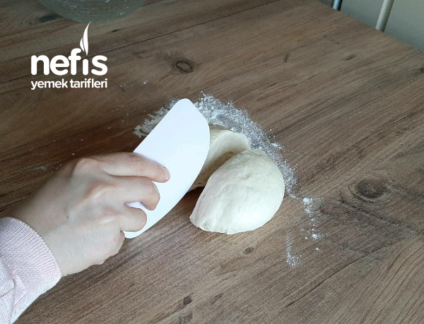 Dominos Tarzı Sarımsaklı Ekmeksipariş vermeyin evde kolayca yapın (Videolu)