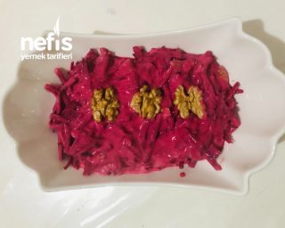 Sarımsaklı Yoğurtlu Kırmızı Pancar Salatası Tarifi