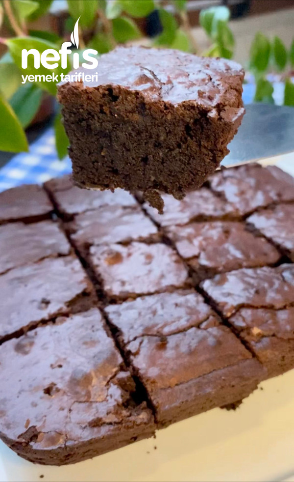 Brownie kek (nefis tadıyla beş dakikada tükendi)