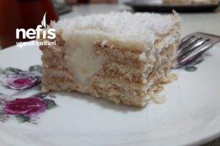 Bisküvili Vanilyalı Pasta (Beyaz Çikolatalı) Tarifi