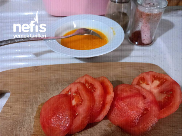 Kahvaltılık domatesli yumurta