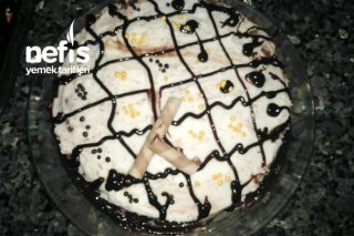 Hazır Kekten Enfes Pasta Tarifi