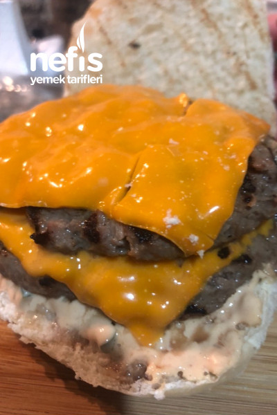 Orjinal Hamburger Cheeseburger Tarifi – Amerikan Burger Sos İle