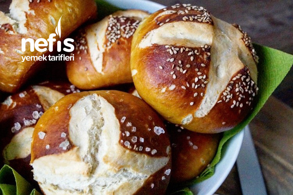 Klasik Alman Ekmeği (Laugenbrötchen)