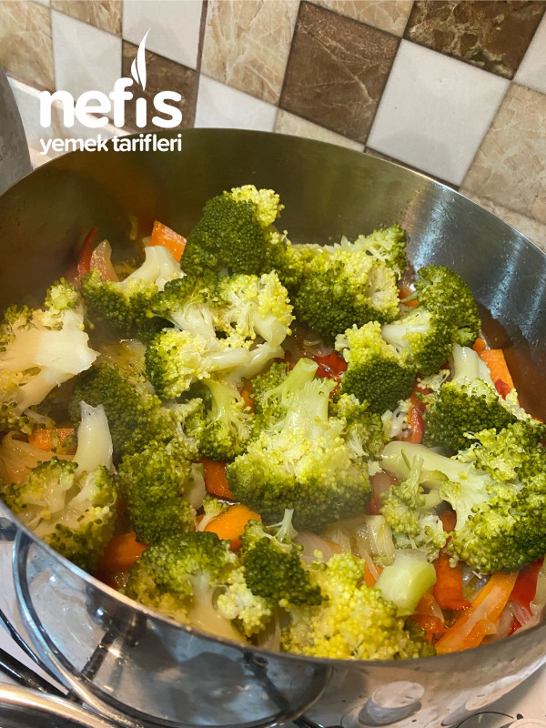 Zeytinyağlı Sebzeli Brokoli (Sağlıklı)