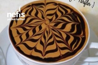 Cafe'yi Evinize Getirin Çikolata Soslu Köpüklü Kahve (Videolu) Tarifi