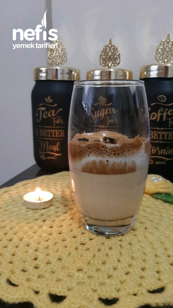 Dalgona Kahve (Damla Çikolatalı)