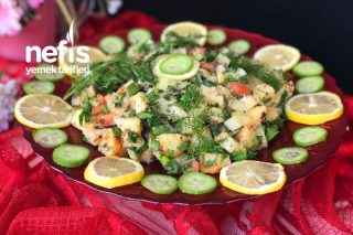 Bol Yeşillikle Patates Salatası Tarifi