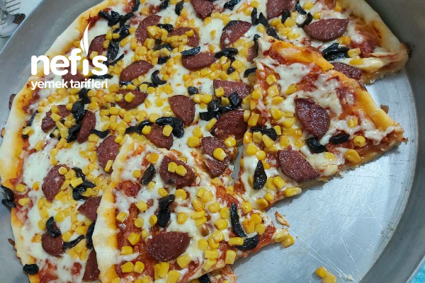 Pizza (Üstteki Malzemeleri Kurumadan Ve Özel Sosuyla) Tarifi