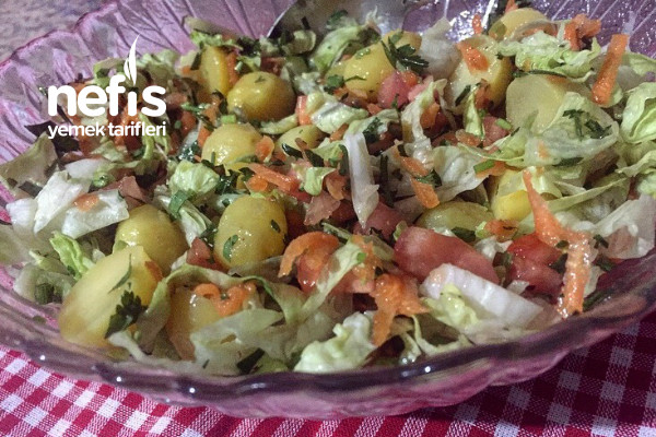 Bol Yeşillikli Patates Salatası