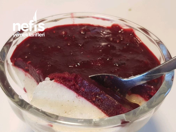 Panna Cotta İle Orman Meyvesi