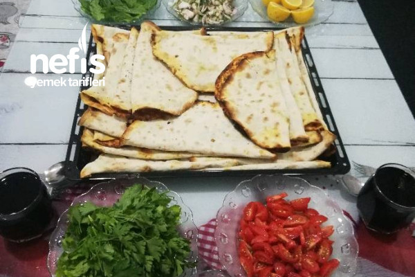 Lahmacun Sofrası