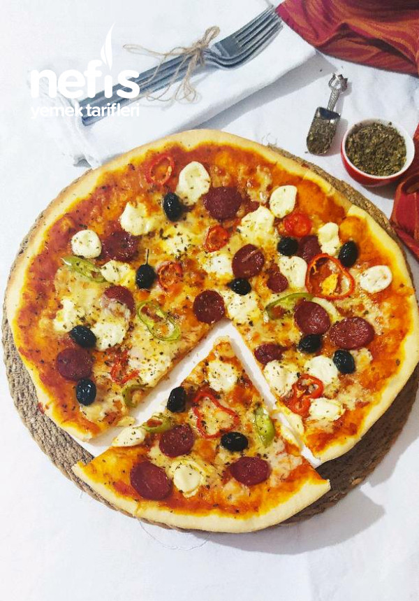 Ev Yapımı İncecik Pizza