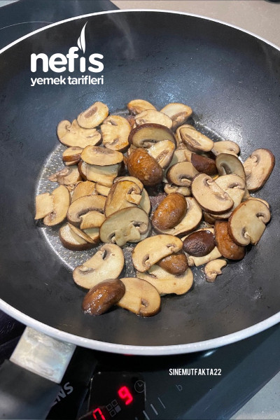 Kremalı Mantarlı Tavuk Ve Kızarmış Tavuk