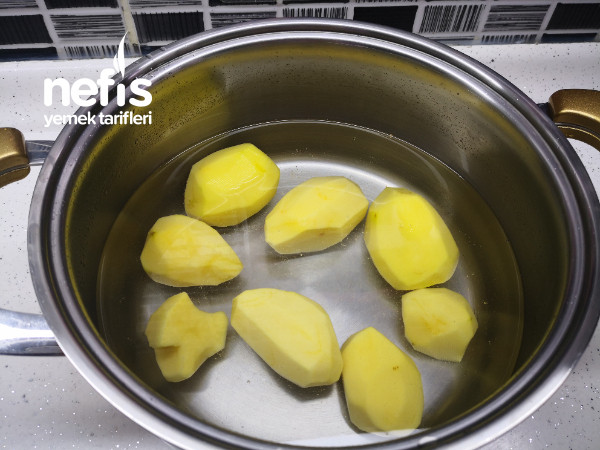 Misafir Masalarınızı Süsleyecek Havuçlu Patates Topları