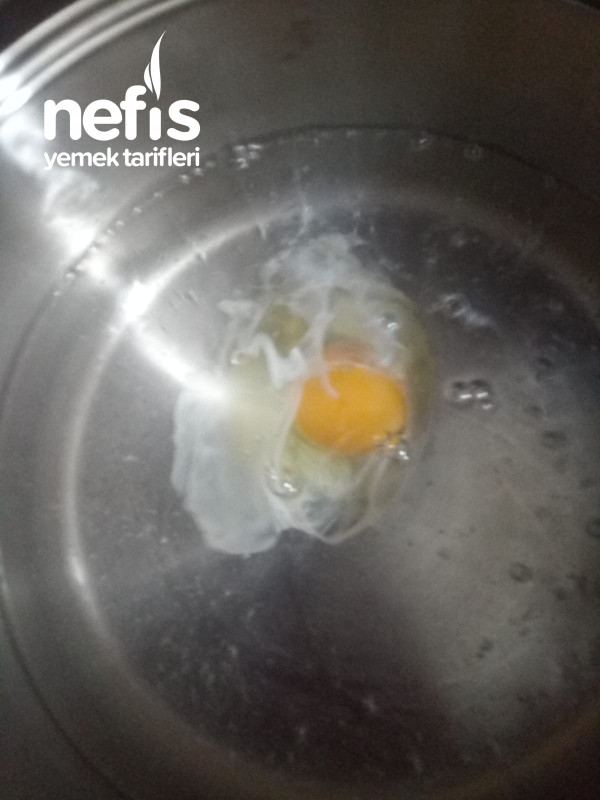 Egg Benedict (Hollandez Soslu Poşe Yumurta)