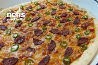 Pizza (2 Tepsilik) Tarifi
