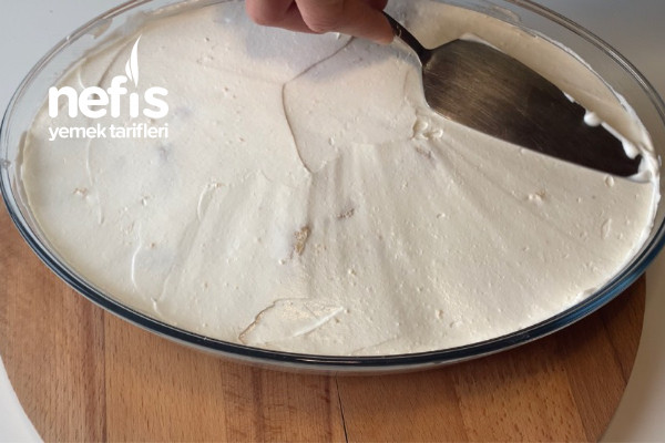 5 Dakikada Hazırlayabileceğiniz En Lezzetli Kaşık Pastası (Videolu)