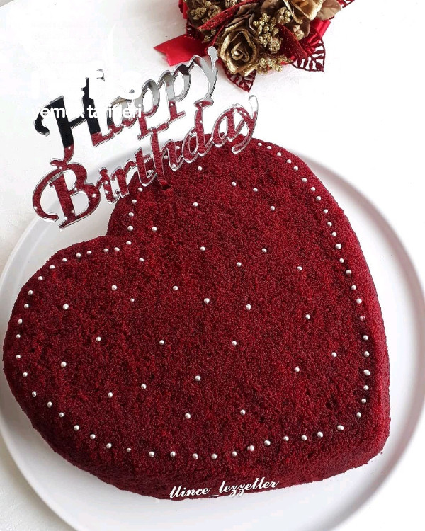 Red Velvet Cake (Kırmızı Kadife Pasta)