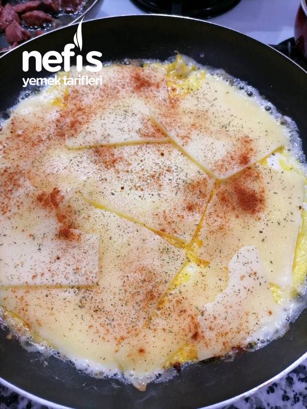 Kahvaltılık Kaşar Peynirli Omlet