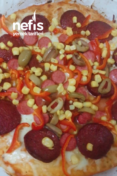 Harika Hamuruyla Hazırları Asla Aramayacagınız Pizza Tarifi