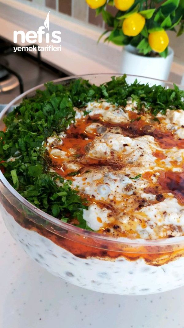 Yoğurtlu Salata(Yeşil Mercimekli)