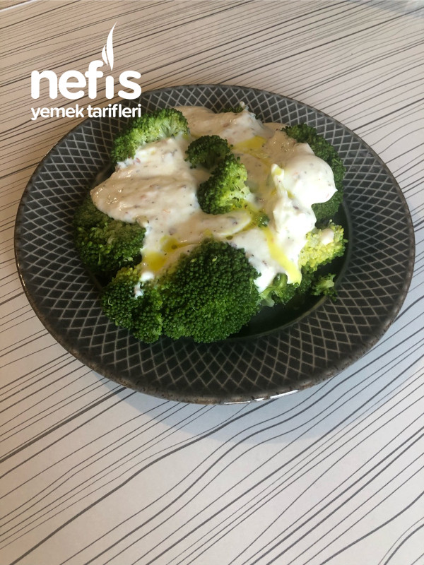 5 Dakikada Diyet Salatası (Yoğurtlu Brokoli)