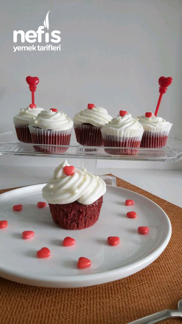 Red Velvet Cupcake (İç Dolgulu)