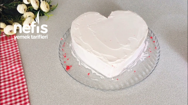 Sevgililer Günü, Özel Günler Ve Doğum Günü İçin Çok Pratik Bir Pasta