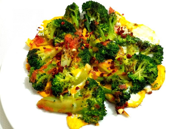 Kahvaltı İçin Sağlıklı Öneri : Soslu Yumurtalı Brokoli