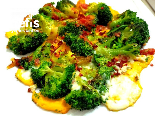 Kahvaltı İçin Sağlıklı Öneri : Soslu Yumurtalı Brokoli