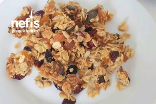 Meyveli Müsli (Granola) Tarifi